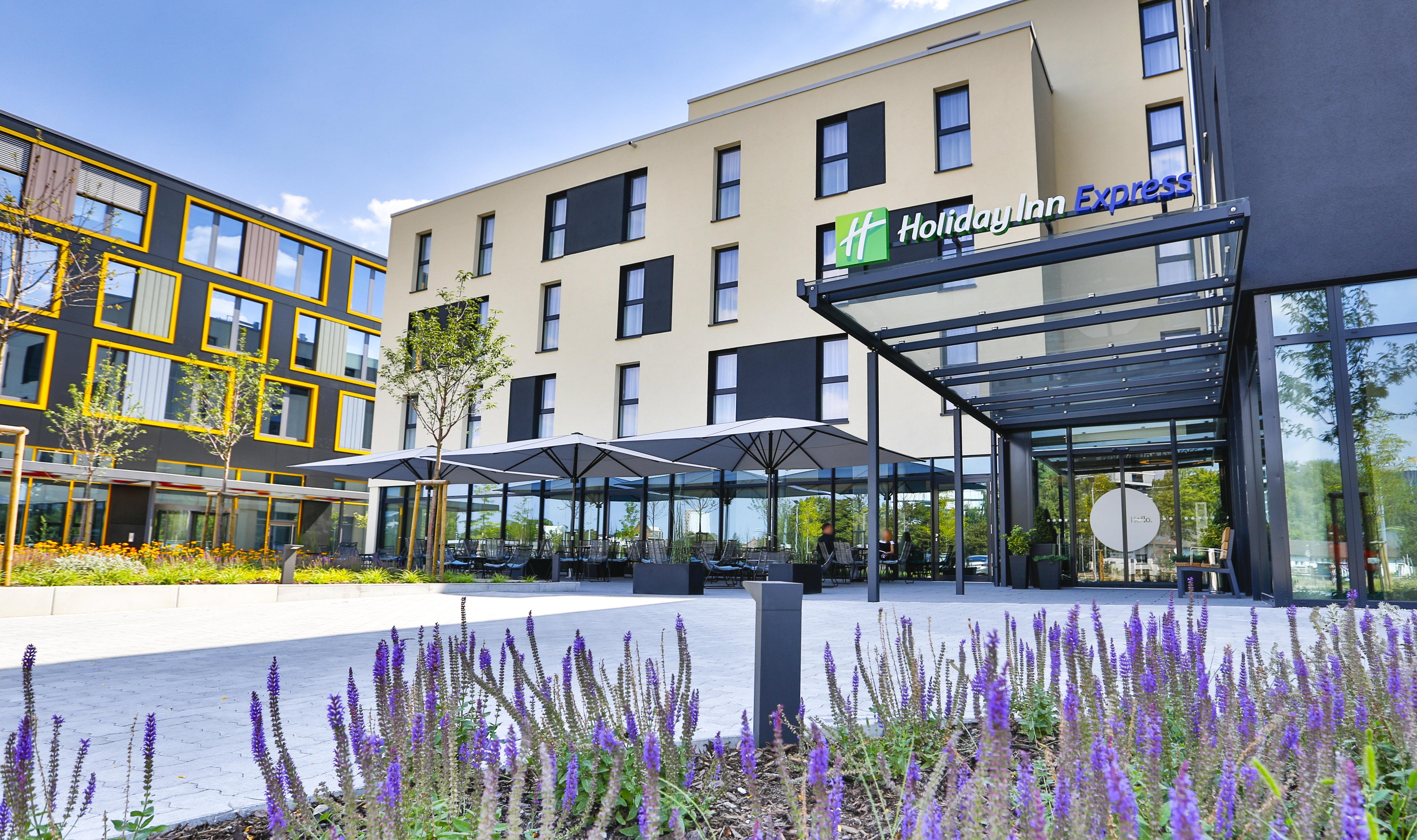 Holiday Inn Express Karlsruhe - City Park, An Ihg Hotel Exterior photo